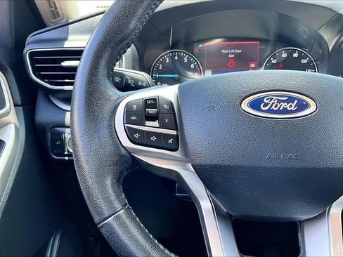 Used 2021 Ford Explorer XLT w/ Equipment Group 202A AWD/4WD image 24
