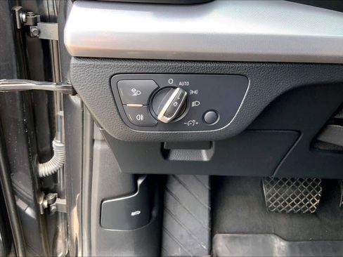 Used 2020 Audi Q5 2.0T Titanium Premium Plus w/ Premium Plus Package image 32