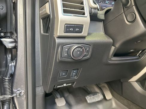 Used 2017 Ford F250 Lariat w/ Lariat Ultimate Package image 44