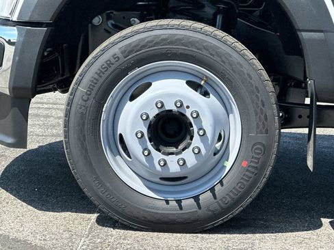 New 2026 Ford F450 XL w/ XL Chrome Package RWD image 22