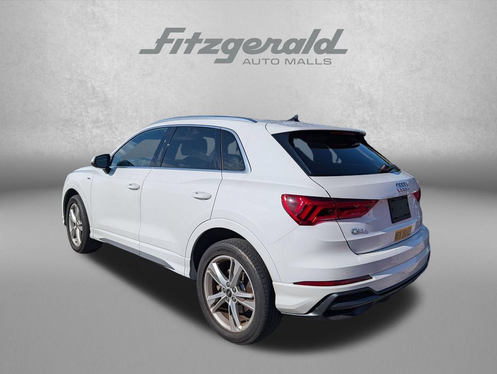 Used 2021 Audi Q3 2.0T Premium w/ Convenience Package AWD/4WD image 4