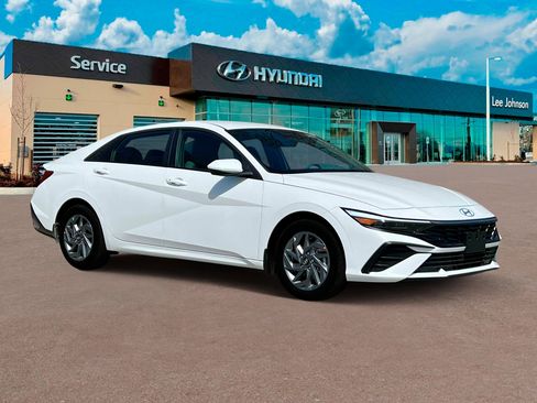 New 2025 Hyundai Elantra Blue image 10