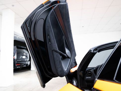 Used 2022 McLaren 765LT RWD image 21