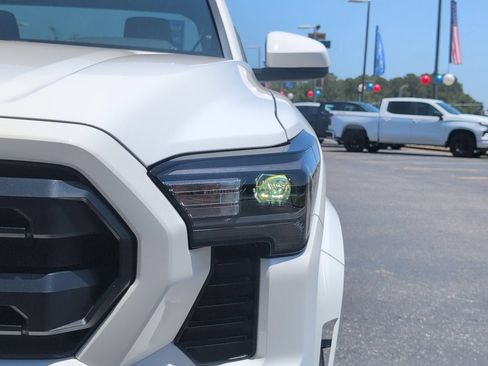 Used 2025 Toyota Tacoma SR5 RWD image 13