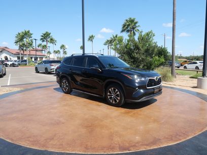 Used 2023 Toyota Highlander XLE