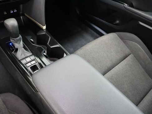Used 2025 Toyota Camry LE FWD image 16
