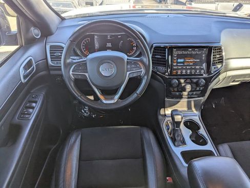 Used 2021 Jeep Grand Cherokee Laredo X image 20