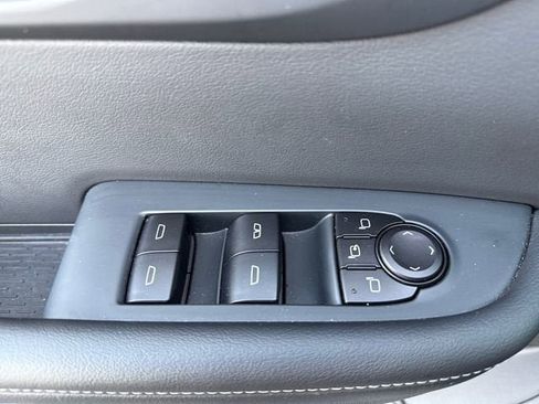 Used 2025 Buick Enclave Preferred FWD image 25