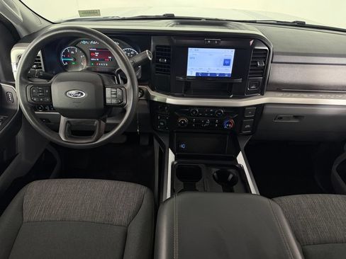 Used 2025 Ford F250 XLT w/ FX4 Off-Road Package AWD/4WD image 12