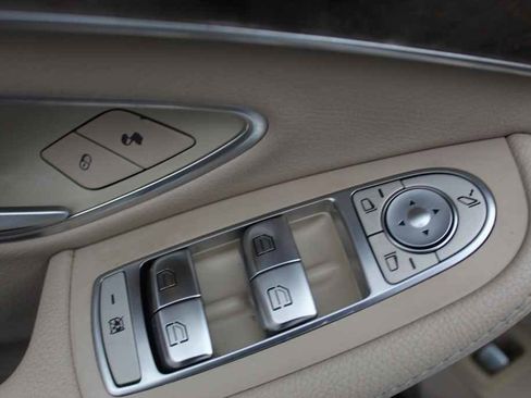 Used 2017 Mercedes-Benz C 300 Sedan image 12
