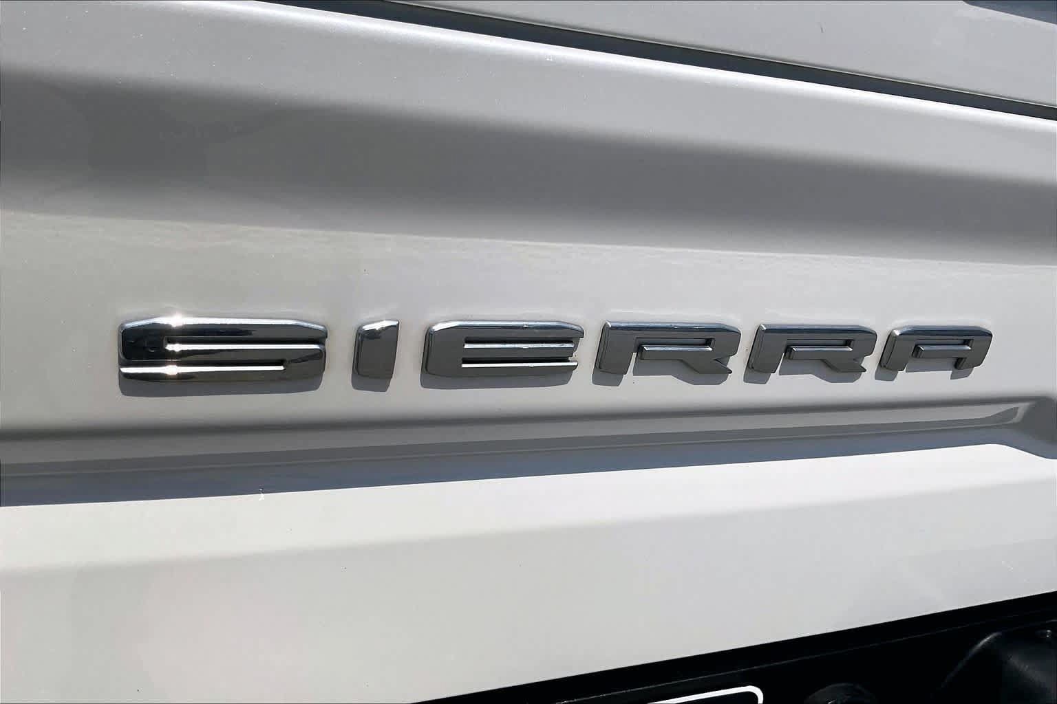 Used 2024 GMC Sierra 1500 SLT RWD image 10