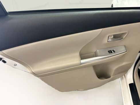 Used 2014 Toyota Prius V Five FWD image 27