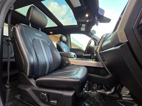 Used 2019 Ford F250 Platinum w/ Platinum Ultimate Package AWD/4WD image 14