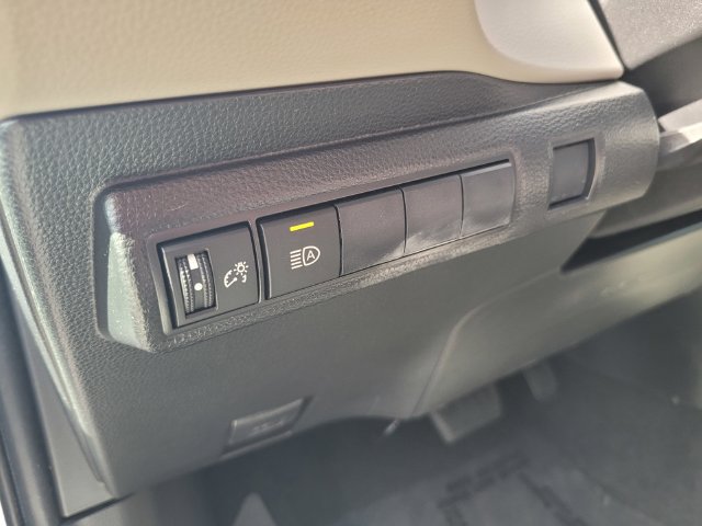 Used 2022 Toyota Corolla LE FWD image 19