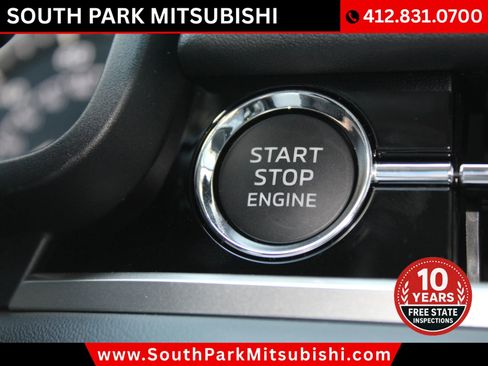 New 2025 Mitsubishi Outlander SE image 24