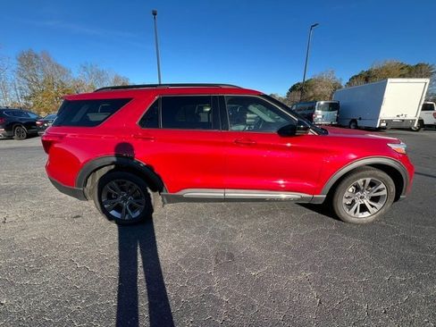 Used 2023 Ford Explorer XLT w/ Equipment Group 202A image 6