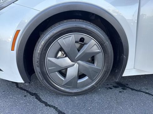 Used 2024 Toyota Prius Prime FWD image 25