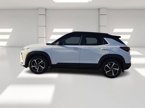 Used 2023 Chevrolet TrailBlazer RS w/ Sun and Liftgate Package image 2