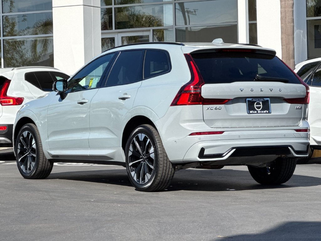 Certified 2026 Volvo XC60 B5 Plus AWD/4WD image 3