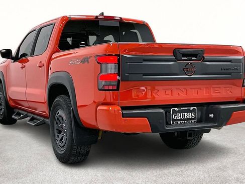 Used 2025 Nissan Frontier PRO-4X w/ Pro Convenience Package image 15