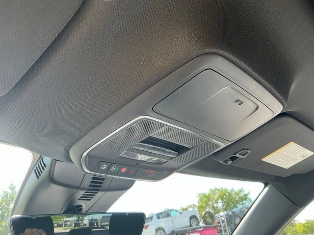 Used 2025 Chevrolet Traverse High Country w/ LPO, Floor Liner Package AWD/4WD image 30