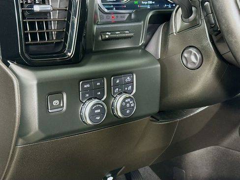 Used 2024 GMC Sierra 1500 AT4 w/ Technology Package AWD/4WD image 12