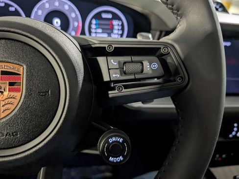 Used 2025 Porsche Cayenne S image 32