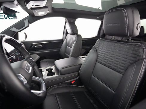 Used 2024 GMC Sierra EV Denali image 4