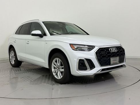 Used 2022 Audi Q5 2.0T Premium w/ Convenience Package AWD/4WD image 7