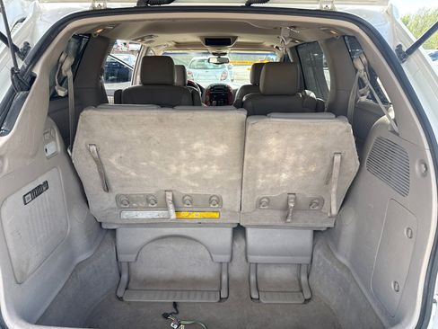 Used 2004 Toyota Sienna XLE image 11