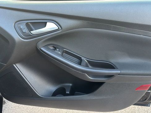 Used 2017 Ford Focus SE image 33