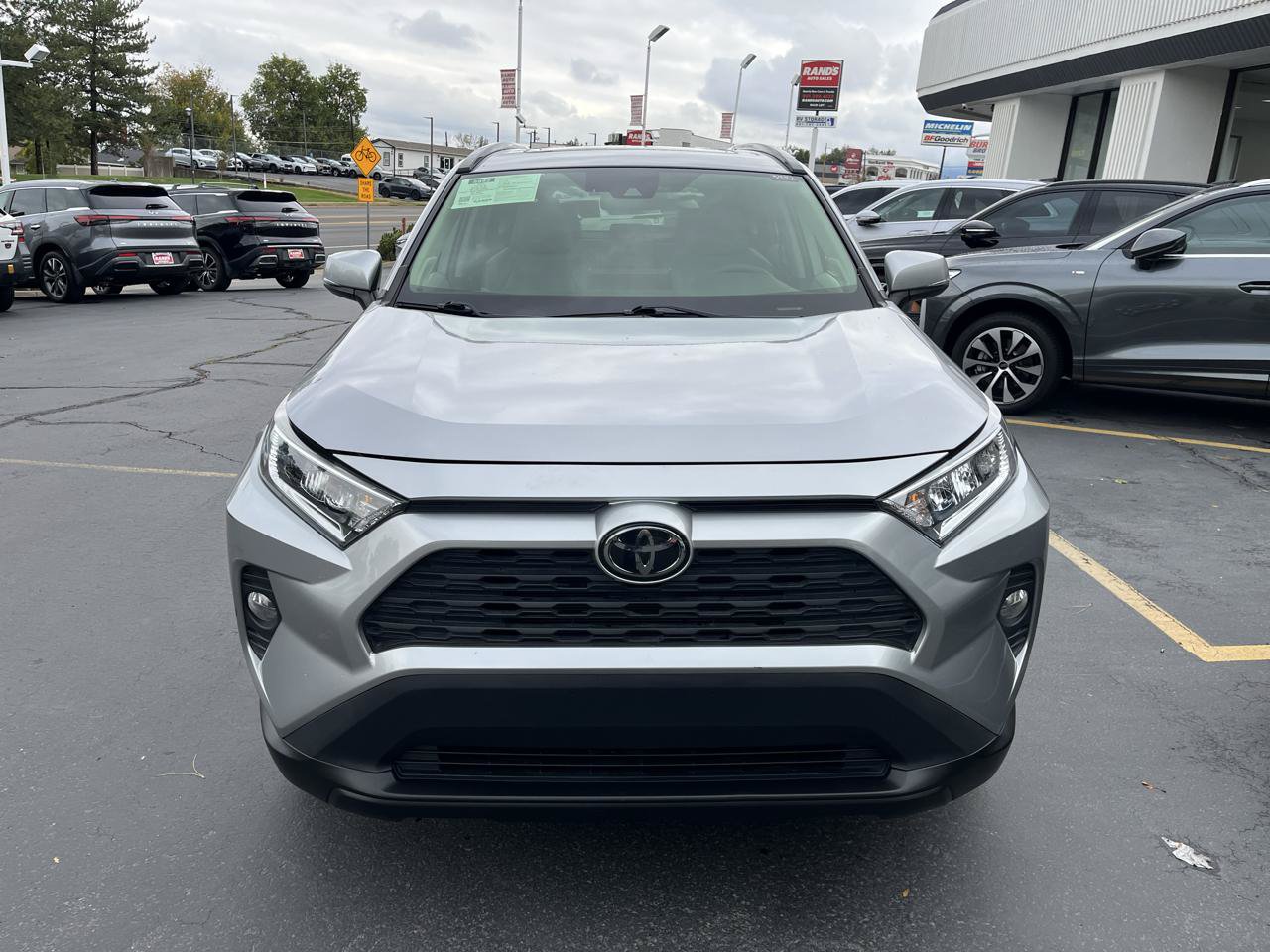 Used 2020 Toyota RAV4 XLE Premium AWD/4WD image 8