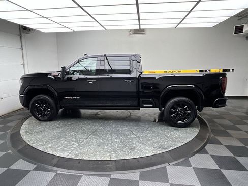 Used 2025 GMC Sierra 2500 AT4 w/ AT4 Premium Plus Package AWD/4WD image 3