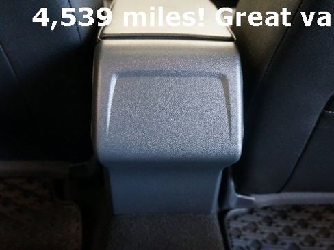 Certified 2025 Volkswagen Jetta SE image 38