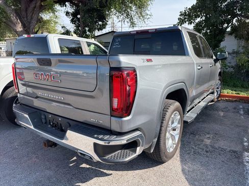 Used 2022 GMC Sierra 1500 SLT w/ SLT Premium Package image 9