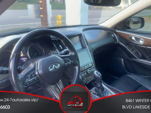 Used 2018 INFINITI Q50 Luxe w/ Essential Package (3.0T Luxe) image 12