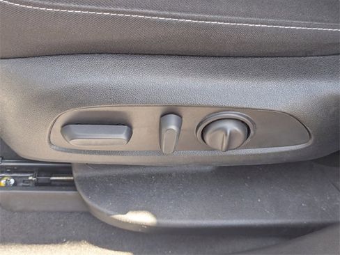 Used 2025 Chevrolet Blazer LT image 23