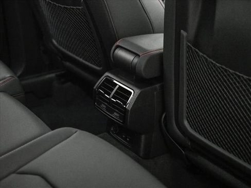 Used 2025 Audi Q3 2.0T Premium Plus w/ Premium Plus Package image 18