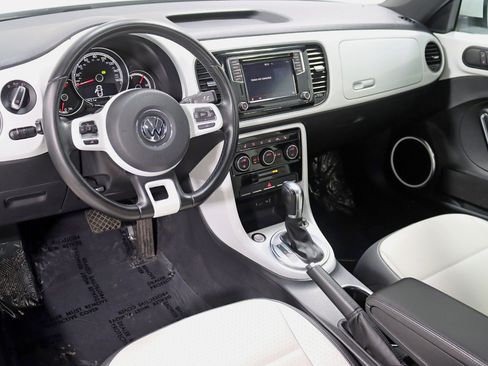 Used 2019 Volkswagen Beetle 2.0T SE FWD image 14
