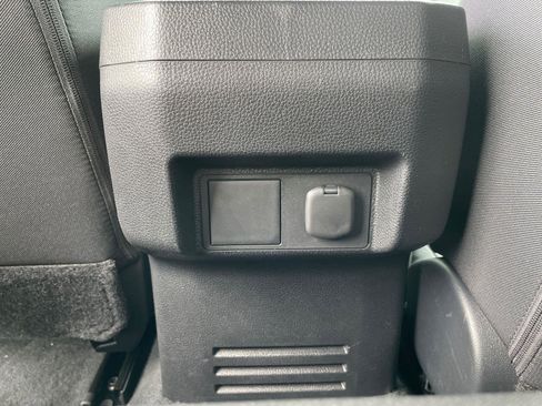 Used 2024 Toyota Tacoma SR image 12