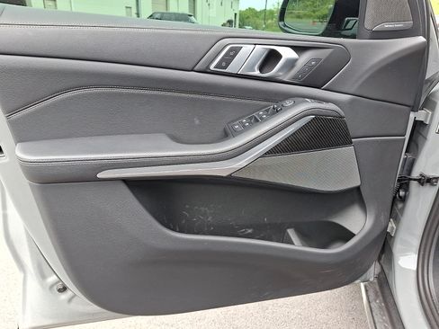 Used 2025 BMW X5 xDrive40i w/ M Sport Package AWD/4WD image 12