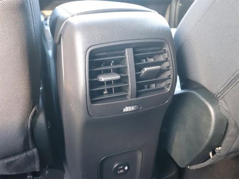 Certified 2022 Ford Escape SE w/ SE Sport Appearance Package image 10