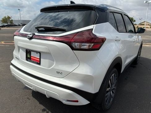 Certified 2023 Nissan Kicks SV FWD image 6
