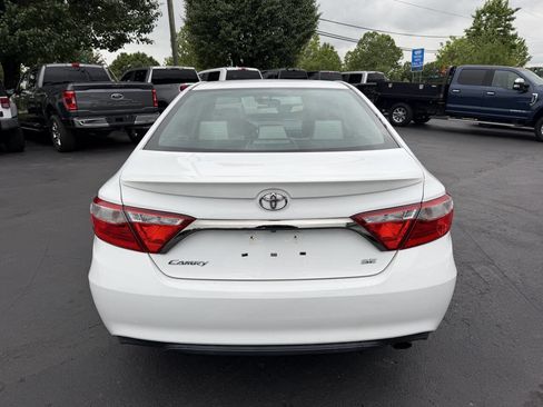 Used 2015 Toyota Camry SE FWD image 6