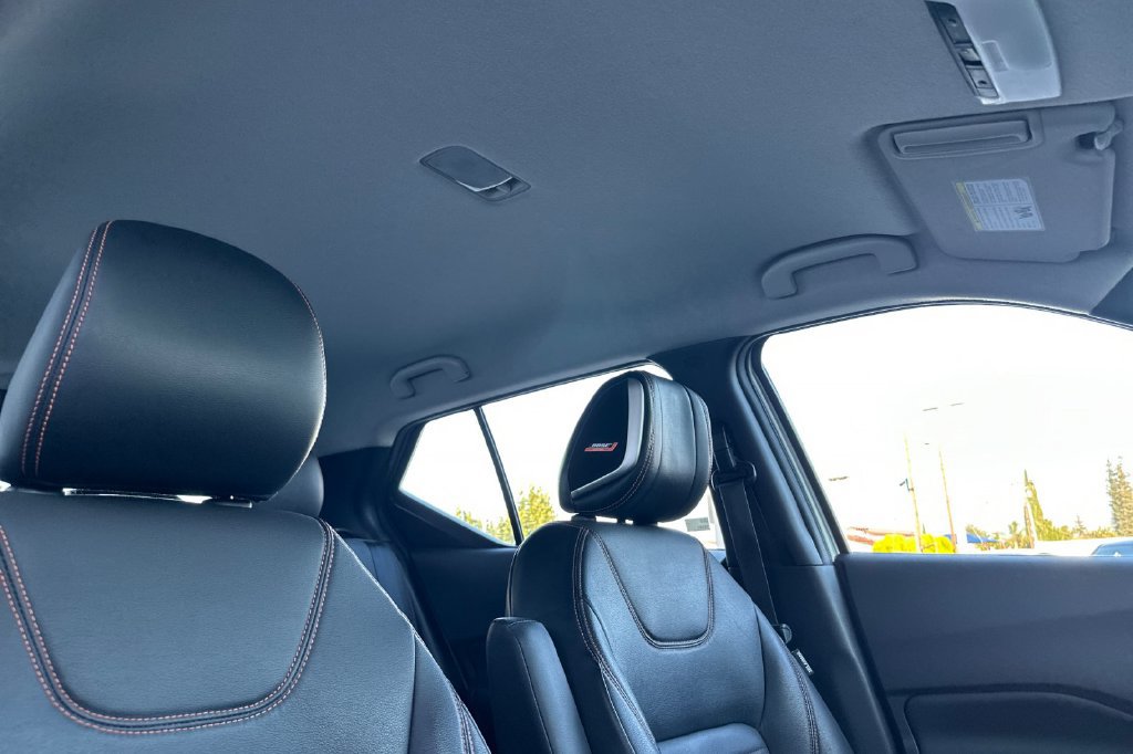 Used 2019 Nissan Kicks SR w/ SR Premium Package FWD image 16