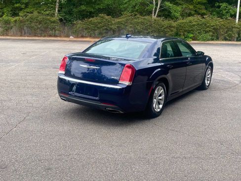 Used 2016 Chrysler 300 Limited RWD image 5