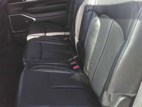 Used 2024 Jeep Wagoneer Series II w/ Flexible Seating Group RWD image 6
