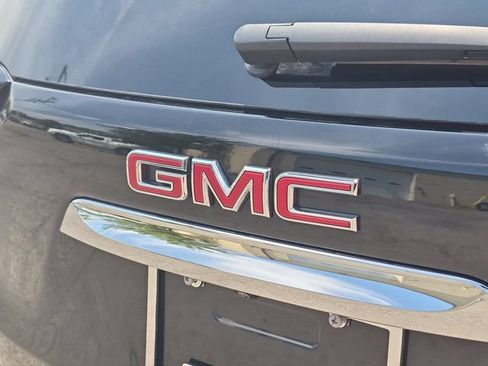 Used 2024 GMC Terrain SLT AWD/4WD image 12