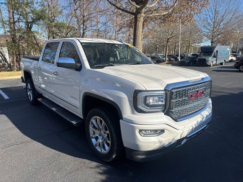 Used 2018 GMC Sierra 1500 Denali image 1