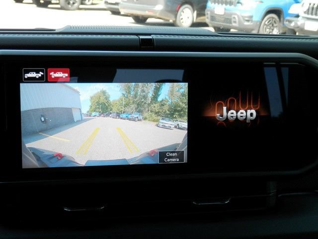 Used 2024 Jeep Gladiator Rubicon AWD/4WD image 33